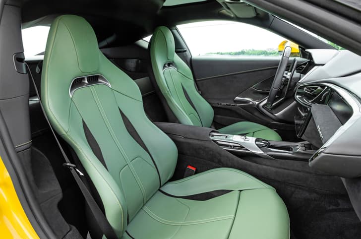 Ferrari 12Cilindri review seats